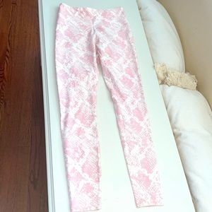 NWOT Victoria Secret Pink Yoga Leggings